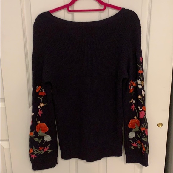 Floral Embroidered Bell Sleeve Sweater - Picture 2 of 5